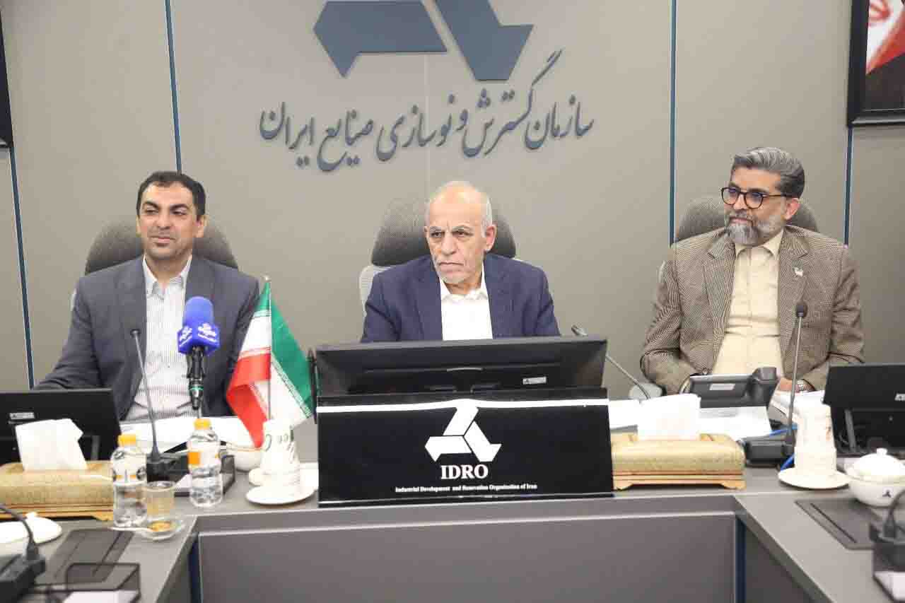بررسی راهکارهای رفع موانع زنجیره ارزش و کاهش هزینههای حملونقل در توسعه دریامحور بررسی راهکارهای رفع موانع زنجیره ارزش و کاهش هزینههای حملونقل در توسعه دریامحور