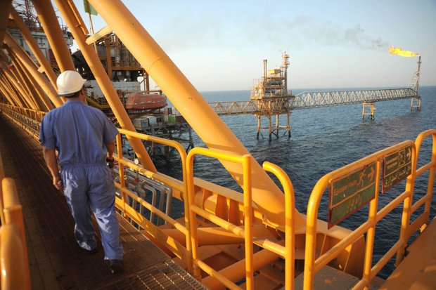 رشد ۲ برابری حفاری‌های نفتی ایران در خلیج فارس در نیمه نخست امسال انجام شد