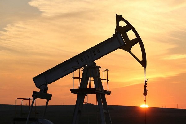 نسبت به مدت مشابه سال قبل، قیمت نفت خام سنگین ایران ۲۲ دلار کاهش یافت