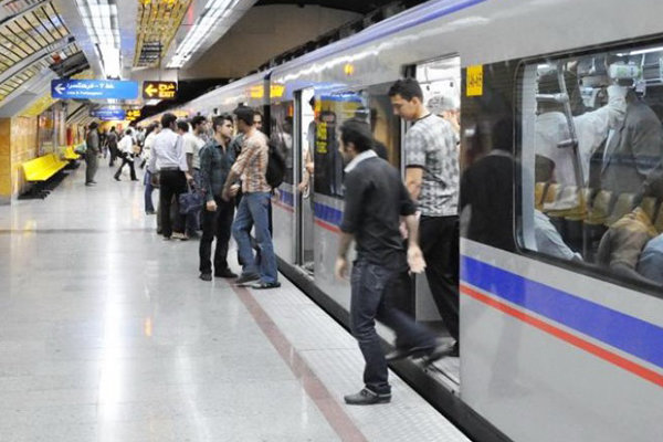 مدیرعامل شرکت مترو تهران خبر داد: ورود ۲ رام قطار به ناوگان مترو/ ساخت دو خط سریع السیر تا سال ۱۴۰۰