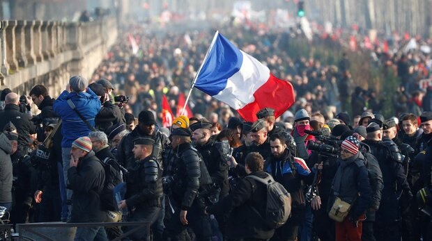 تظاهرات ضدتبعیض نژادی علیه خشونت پلیس در پاریس
