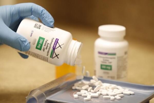 سازمان بهداشت جهانی اعلام کرد: آزمایش بالینی «هیدروکسی کلروکین» برای درمان کرونا متوقف شد