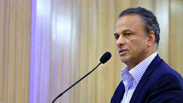 وزیر صمت: مجلس با یک تصمیم انقلابی ارز ۴۲۰۰ تومانی را حذف کند