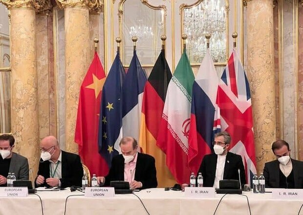در جریان مذاکرات برای لغو تحریم‌ها انجام شد: مذاکرات فشرده هیئت ایرانی با ۱+۴ در وین